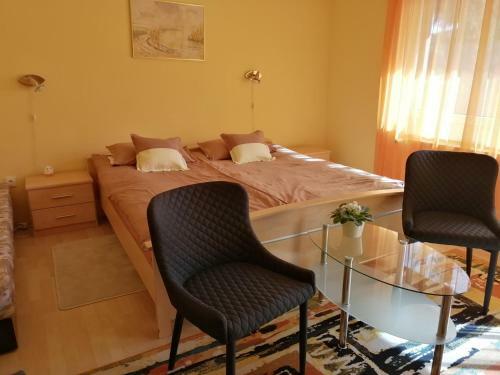 J�szay Vend�gh�z Par�dsasv�r