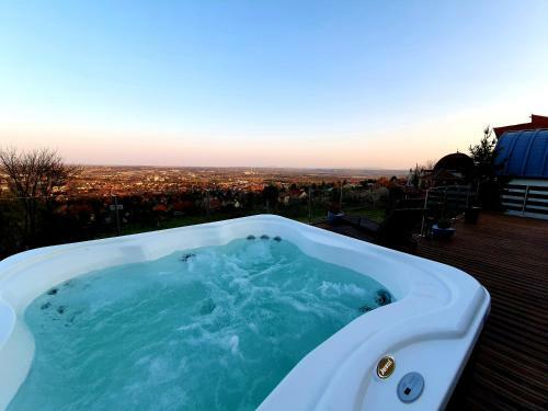 Bed & Breakfast Bagoly Wellness Apartman