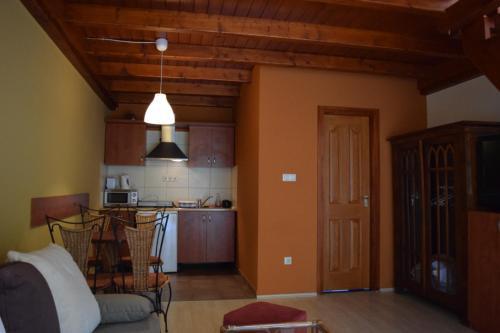 Apartment- Andrew 2