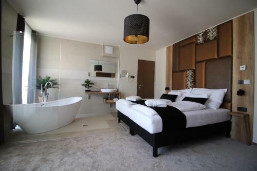Hotel Baobab Suites