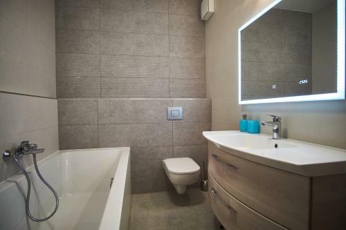 Az�r Apartments - Hostaid