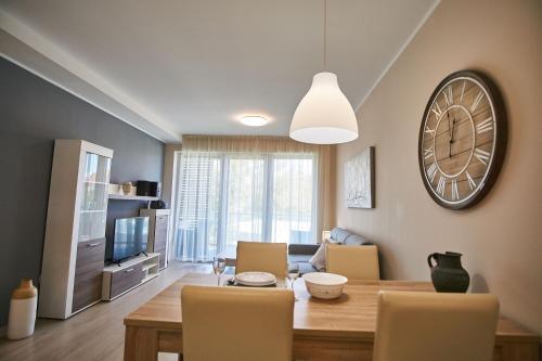 Az�r Apartments - Hostaid