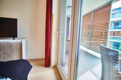 Az�r Apartments - Hostaid