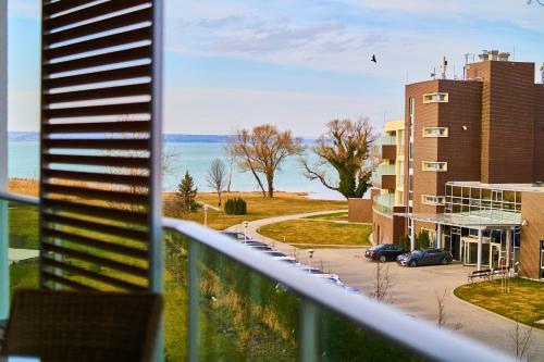 Az�r Apartments - Hostaid