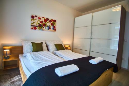 Az�r Apartments - Hostaid