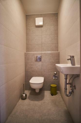 Az�r Apartments - Hostaid