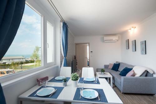 Panor�m�s, T�parti, L�gkondicion�lt Apartman
