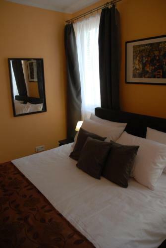 Hostal Joy Guesthouse