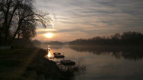 Tisza Parti Nyaral�h�z