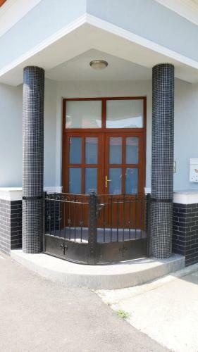 Hostal Idill Apartmanh�z B&B
