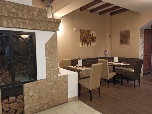 Bed & Breakfast �den Lounge Restaurant & Pension