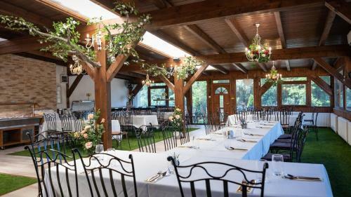 Bed & Breakfast �den Lounge Restaurant & Pension