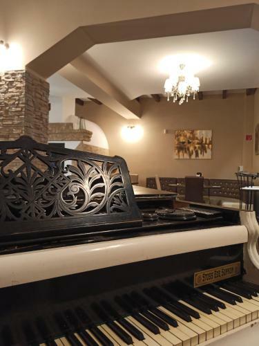 Bed & Breakfast �den Lounge Restaurant & Pension