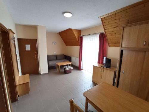 Hillside Apartmanok