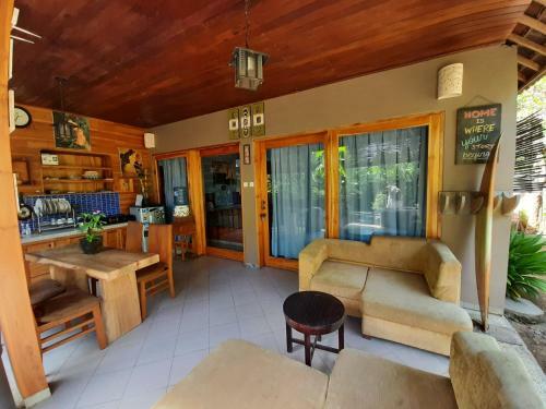 Hostal Medewi Drop Villa