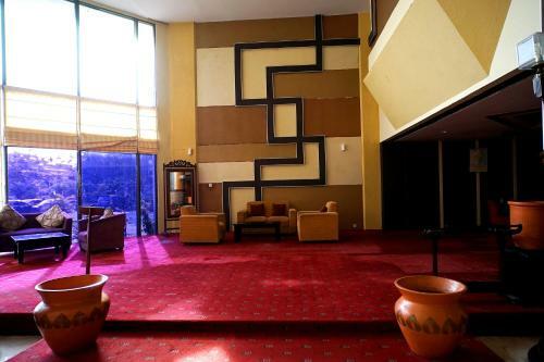Capital O 1963 Hotel The New Benakutai