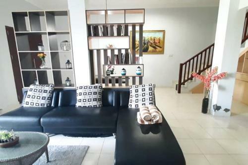 Villa Ratna Ocean View House