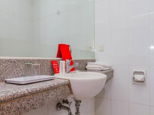 Hostal Reddoorz Near Simpang Dago 2
