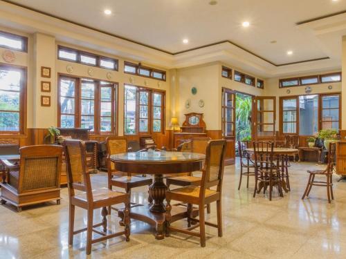 Hostal Reddoorz Near Simpang Dago 2