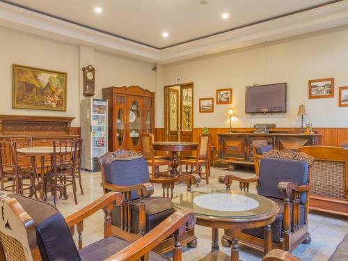 Hostal Reddoorz Near Simpang Dago 2