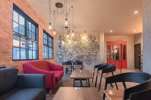 Hostal Reddoorz @ Kiaracondong