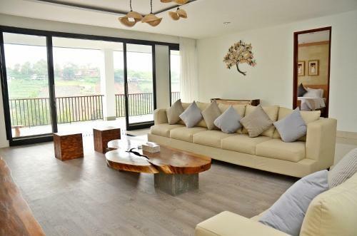 Indah 2 Mountain Villa 8 Bedroom Private Pool