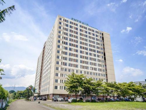 Hotel Oyo 90042 Emerald Towers