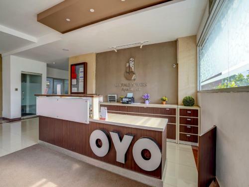 Hotel Oyo 90042 Emerald Towers