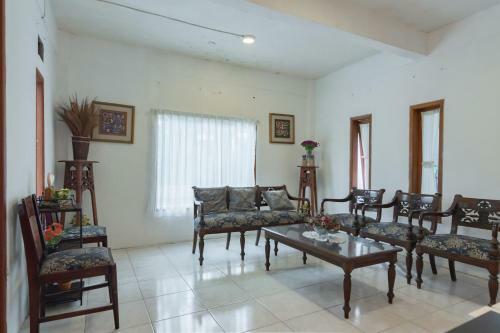 Hotel Lembur Kiwari