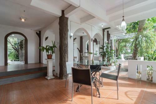 Hotel Lembur Kiwari