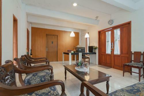 Hotel Lembur Kiwari