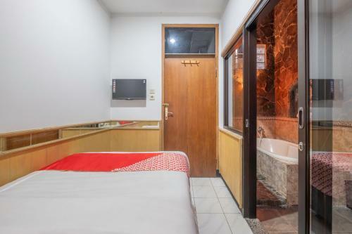 Hotel Oyo 1646 Imelda Residence