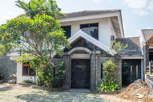 Hotel Oyo 1646 Imelda Residence