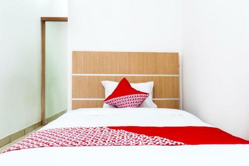 Hotel Oyo 617 Sukaraja Residence Syariah