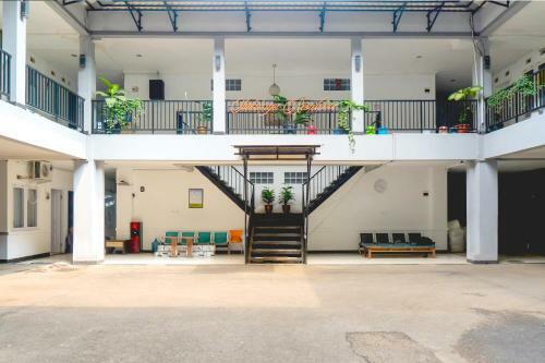 Hotel Oyo 617 Sukaraja Residence Syariah