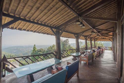 Hotel Reddoorz Resort @ Lembang 2