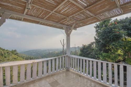 Hotel Reddoorz Resort @ Lembang 2