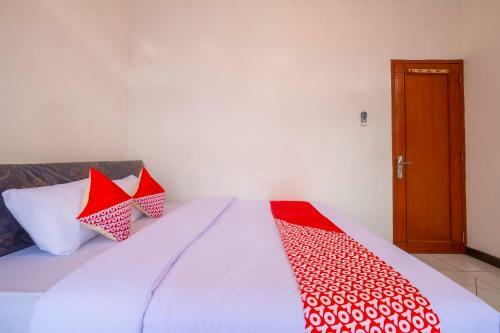 Hotel Oyo 2728 Sinulingga Residence