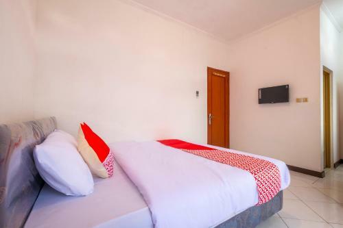 Hotel Oyo 2728 Sinulingga Residence