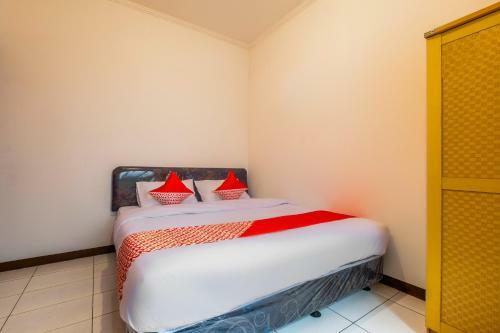 Hotel Oyo 2728 Sinulingga Residence