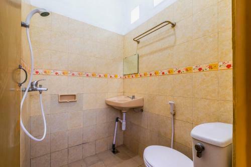 Hotel Oyo 2728 Sinulingga Residence