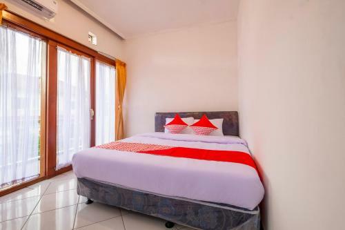 Hotel Oyo 2728 Sinulingga Residence