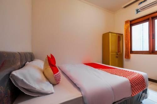 Hotel Oyo 2728 Sinulingga Residence