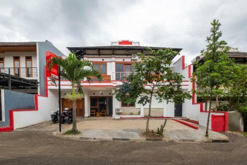 Hotel Oyo 2728 Sinulingga Residence