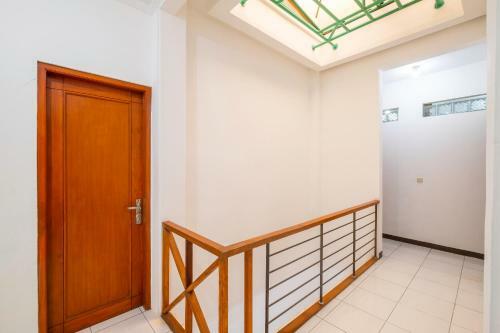 Hotel Oyo 2728 Sinulingga Residence