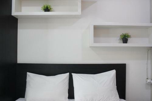 Functional Studio Room The Jarrdin Cihampelas Apartment By Travelio