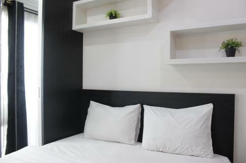 Functional Studio Room The Jarrdin Cihampelas Apartment By Travelio