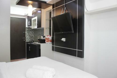 Functional Studio Room The Jarrdin Cihampelas Apartment By Travelio