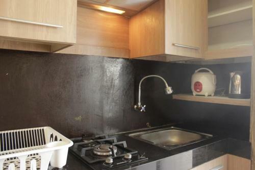 Strategic & Comfy Studio At Gateway Cicadas Apartment By Travelio
