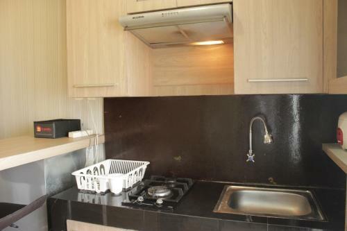 Strategic & Comfy Studio At Gateway Cicadas Apartment By Travelio